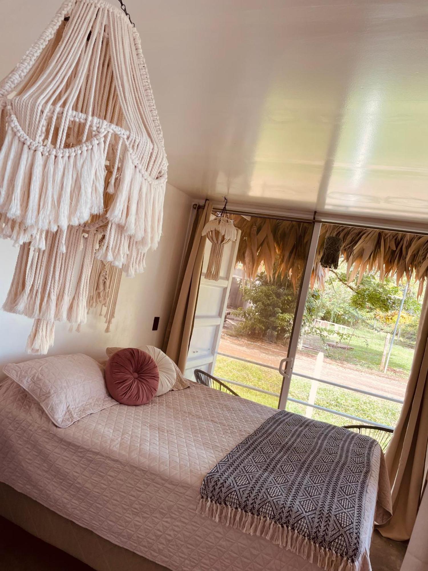 Casa Luce Bed and Breakfast Puerto Viejo de Talamanca Exteriör bild